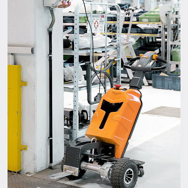 tow tractor.jpg