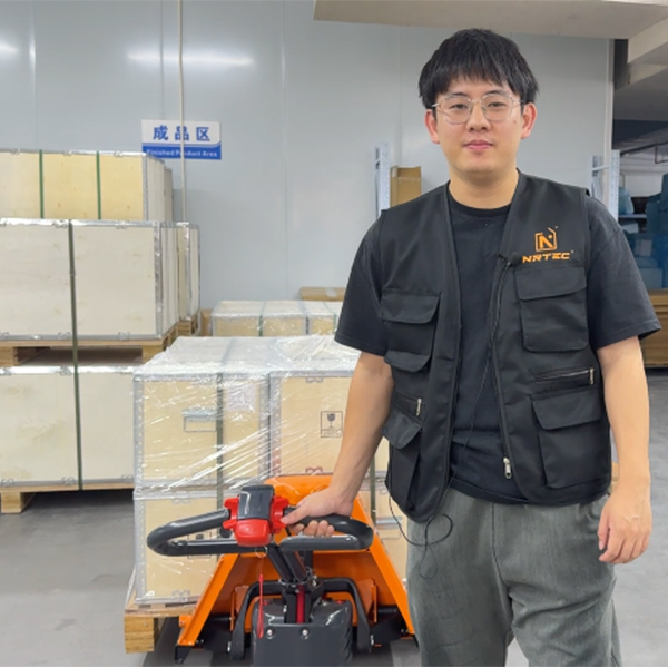 pallet truck.jpg