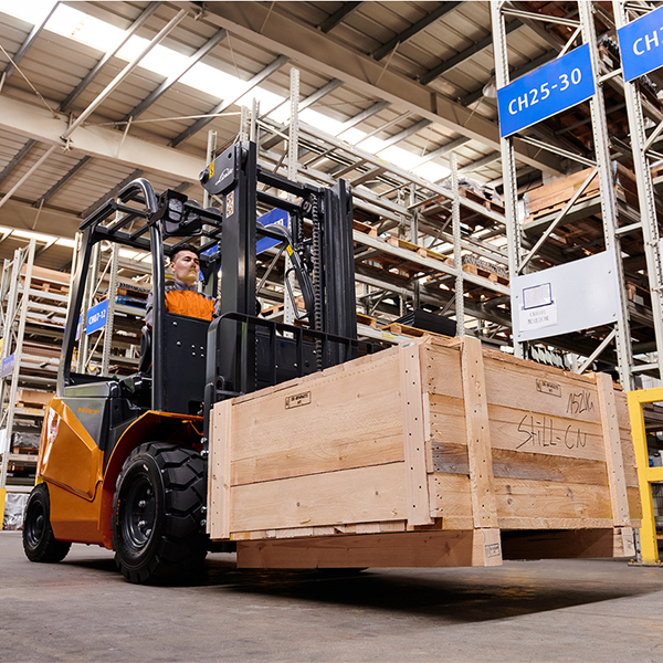 electric forklift.jpg